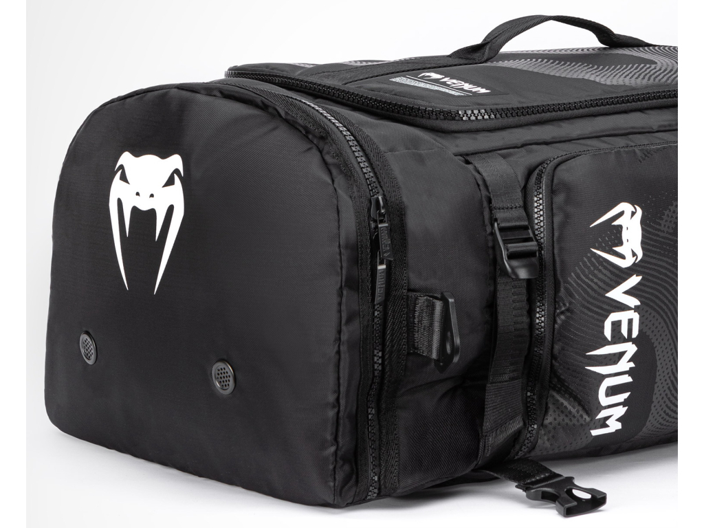 Сумка-рюкзак VENUM Shockwave Convertible Sports