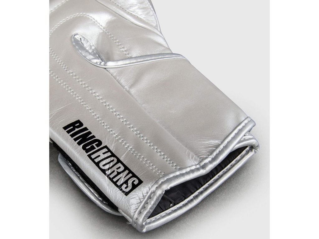 Рукавички тренувальні RINGHORNS Charger by Venum Boxing Gloves
