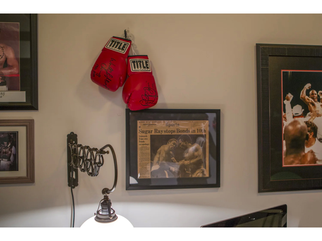 Сувенірні рукавички для автографів TITLE Boxing Autograph Gloves