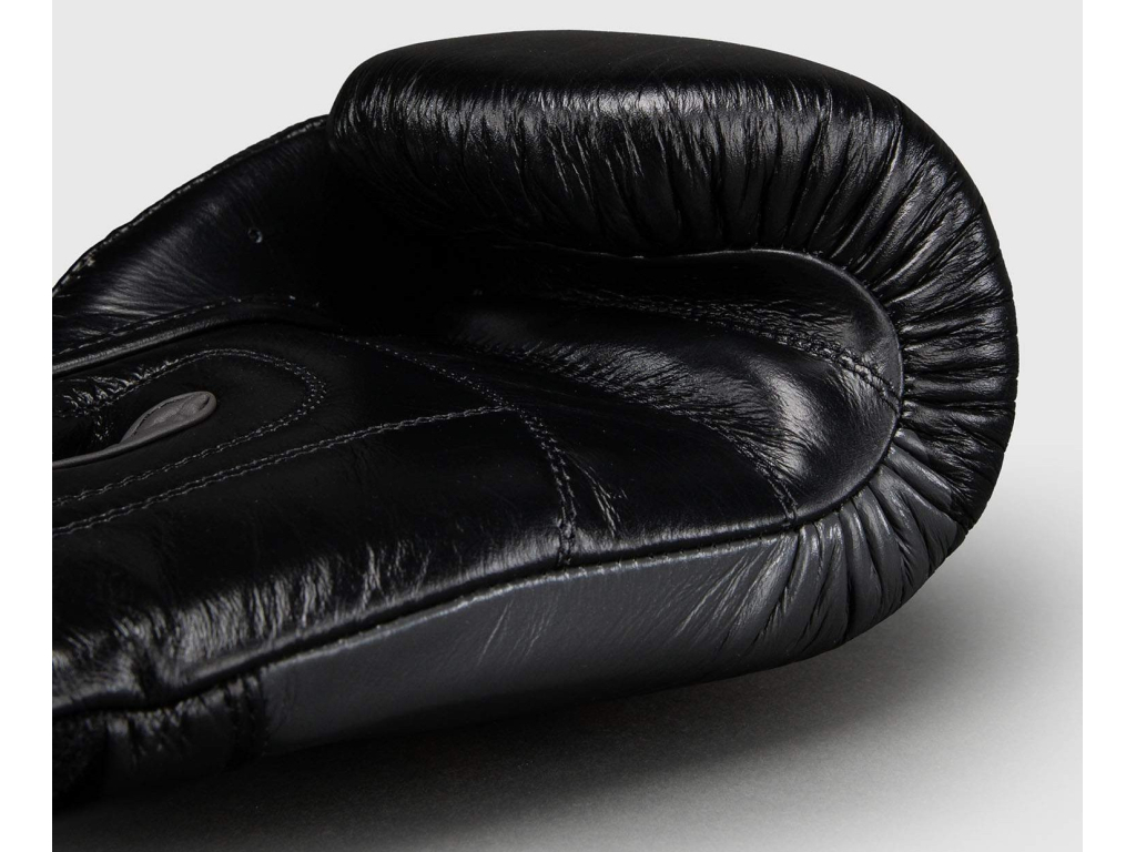 Рукавички тренувальні RINGHORNS Charger by Venum Boxing Gloves
