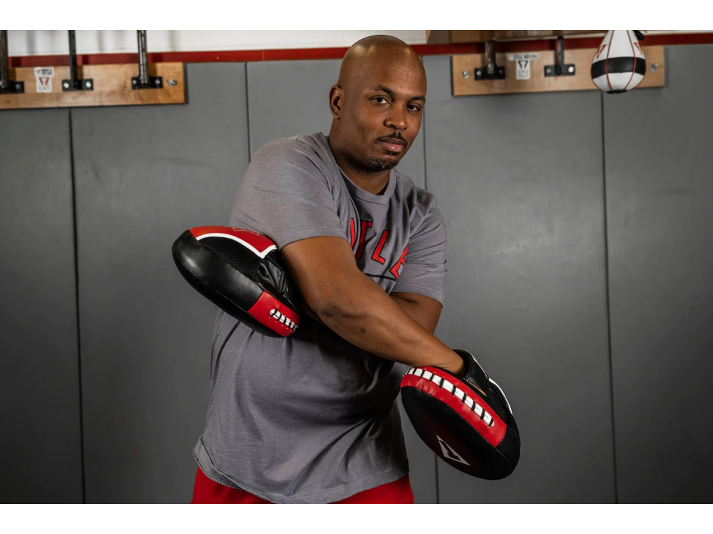 Лапи TITLE Boxing Air Vent Technology Punch Mitt