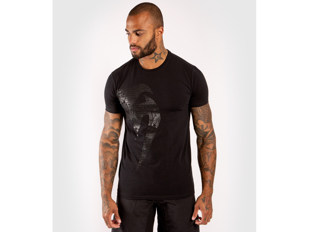 Футболка VENUM Giant T-shirt