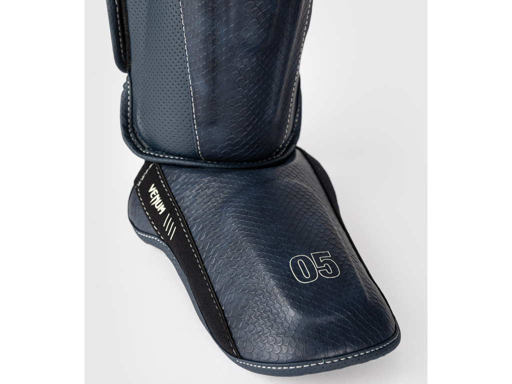Захист ніг VENUM Impact Evo Scales Shinguards
